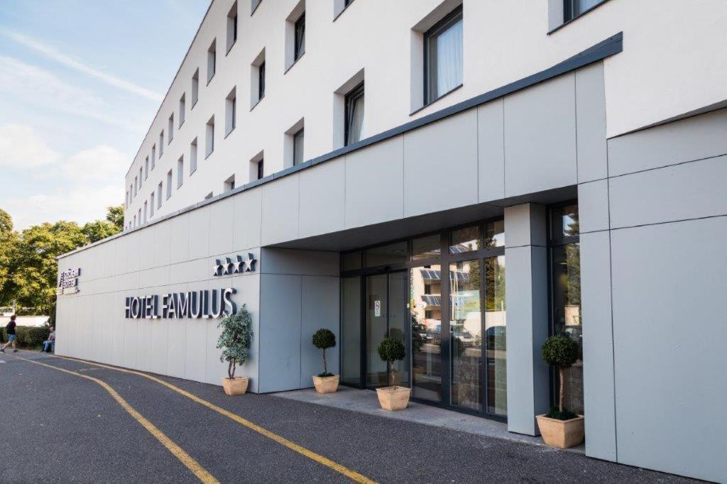 Hotel Famulus Gyor Exterior photo