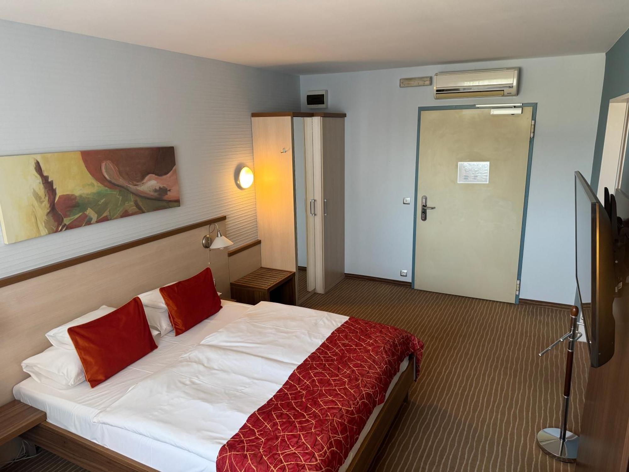 Hotel Famulus Gyor Room photo