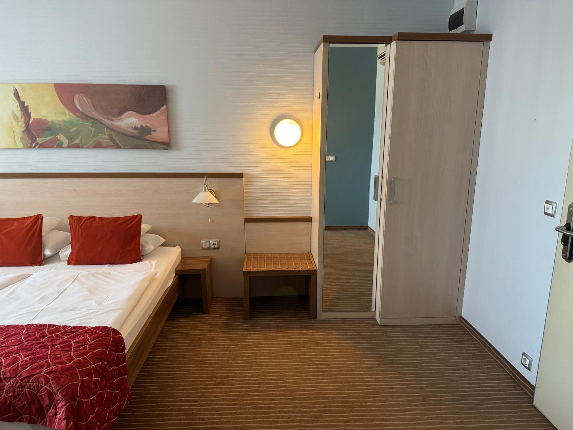 Hotel Famulus Gyor Room photo